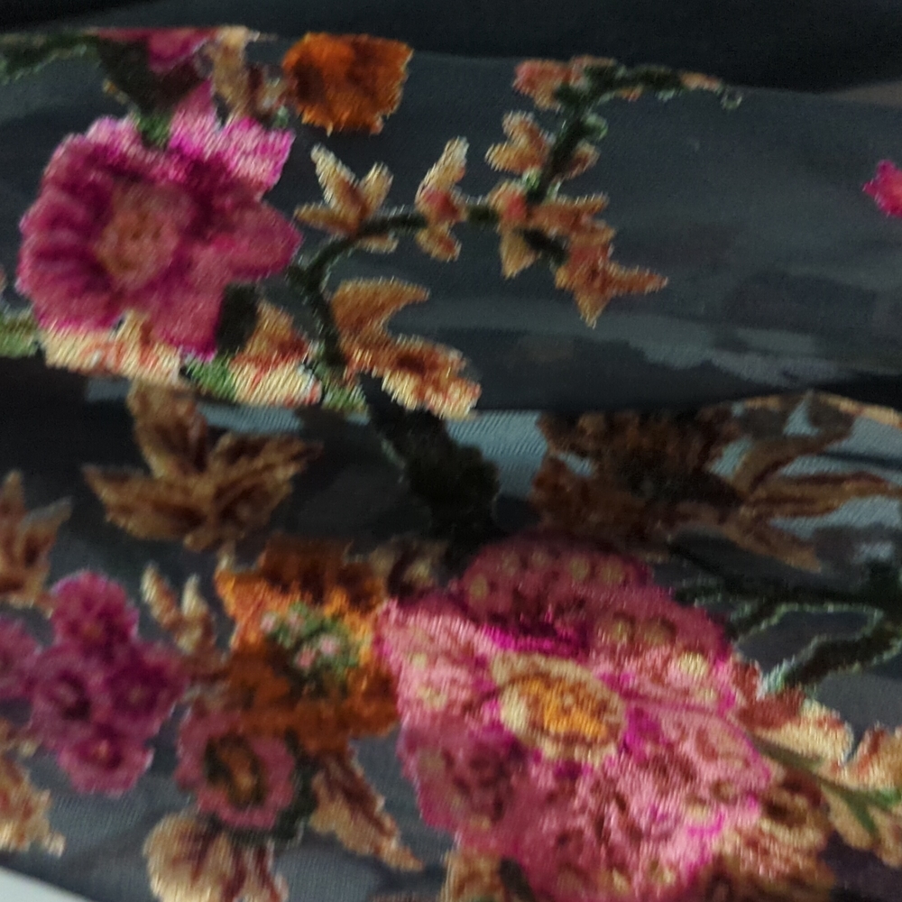 Blouse - Picture 2 of 5